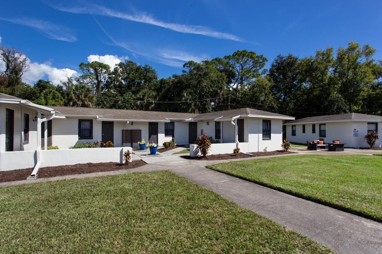 Travel Inn Of Titusville Frontenac Exterior photo